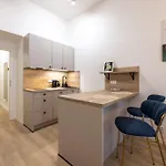 Apartment Chlumova Nest - Serene Studio Retreat Prague