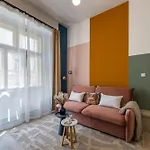 Chlumova Nest - Serene Studio Retreat Apartment Prague