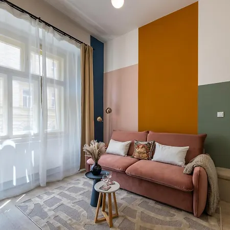 Zizkov Nest Serene Retreat Appartement Praag