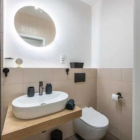 Zizkov Nest Serene Retreat Praga